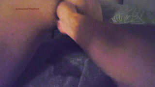 Orgasm, brutalt sex, sprut, gapande, fisting – amatörslyna blir analt knuten