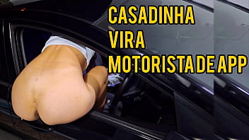Casada e motorista de aplicativo pega passageiro se masturbando por tr&aacute_s!