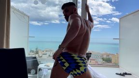 room ser[r]vices avec nicholas bardem & oskar ivan