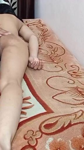 Powerful moment from &quot;amir ghar ki lady ne krvayi apni full body massage liye bade lund ke maje apni gand me lekr khub&quot;