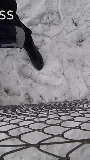 Jaw-dropping moment from "bored security guard"