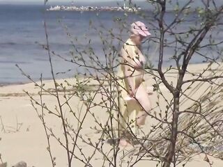 Dating a Hot Older Floozy on the Beach