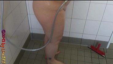 Heiße Dusche nach dem Date