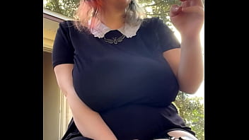 Smoking hot nextdoor MILF gets nailed in the backyard