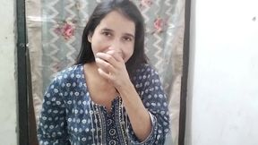 Step sister ko bathroom me piche se pakad ke pel diya