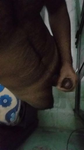 Desi Muscular Boy Oiled His Dick and Masturbates Infront of the Mirror When Nobody in the House