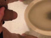【4K】私のおしっこは臭く、そして泡立つ・・・