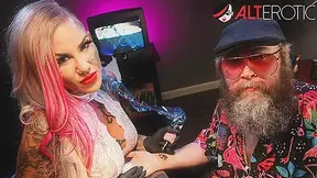 Busty Darling Evilyn Ink tattoos Ivan then masturbates