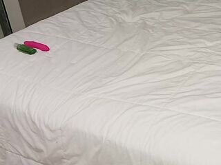 Mi vecina caliente me implora que la folle duro a cambio de hacerle un trabajo en su casa nueva. mu