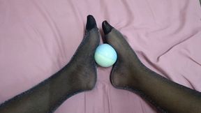 Playing with a ball in my pronounced arches with pantyhose (5)