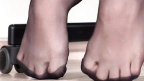 ”Sexy secretary wears RHT pantyhose to tease with her feet”