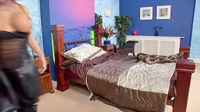 Bootylicious MILF squirted hard while getting fucked by a huge one