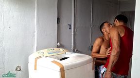 o tecnico da maquina de lavar sem cueca