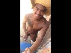 Caipira roludo dando gozadinha