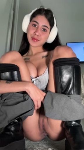 Flash Alert: No Panties Edition