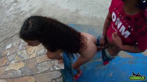 o safado da rola gigante mete na novinha na praia em plena luz do dia - manoella fernandes - joao o safado