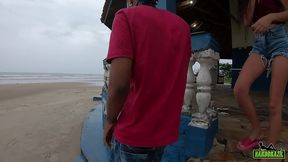 o safado da rola gigante mete na novinha na praia em plena luz do dia - manoella fernandes - joao o safado