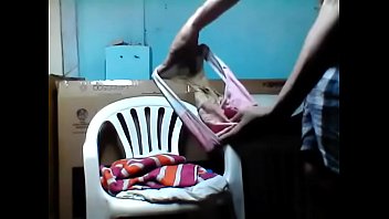 Tutorial: C&oacute_mo masturbarse con el calz&oacute_n de tu sobrina :V