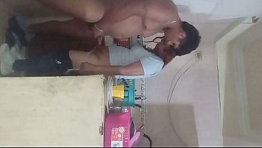 Nooo, le metio su verga a la chacha