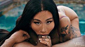 Maria Bella Makes A Big Splash