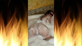 Solo with help from her husband'_s friend!