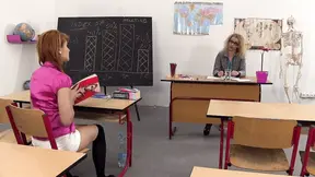 Anita and her friend present big butts for fisting