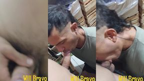 o novinho que trabalha comigo pediu pra eu uma mamada e ela mijar na minha boca na hora do almoco de trabalho