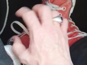 Viens lecher mes converse