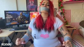 Momo, otaku girl in bondage!