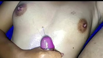 Crot di tetek mungil ponakan ku