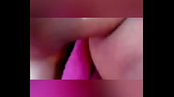 Linda boneca gostosa dotada sendo sarabulhada por jovem que soca gostoso com sua pica macia seu cuzinho apertadinho