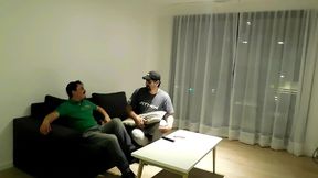 el amigo kirchnerista de mi marido viene para hablar de poner un merendero y terminan cojiendole el culo a la mucama , de bronca me traje un gendarme para cojerme ...