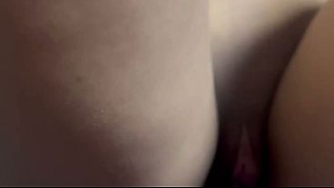 mi mejor amiga quiere que su primera vez sea conmigo