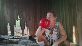 Fayth Blows Pops In Abandoned Building In Boots -WMV