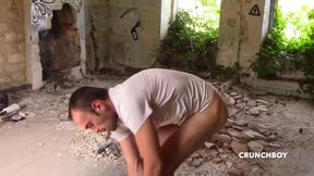 Leo fucked bareback by Fred outdoor