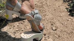 OMG! My shoe is broken MP4