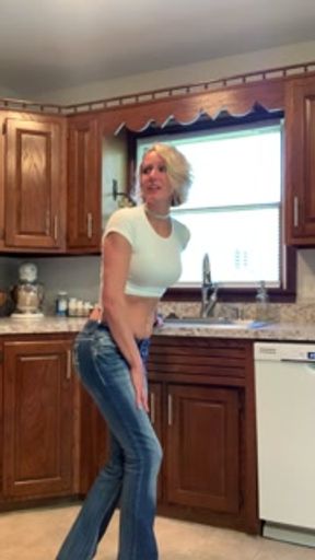 Sweetpee’s Pee Desperation 2