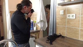 Shameless pissing-affair with stepdaughter