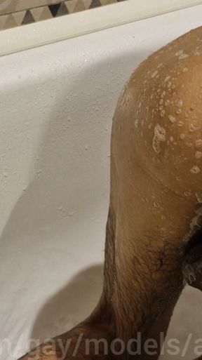 A smooth fuck hole in the bathroom is left without hair to stick a big daddy's cock in it and fuck it to cum!   Clip 1
