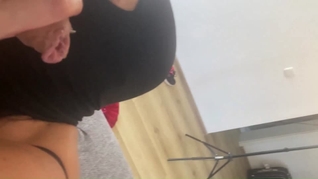 Je baise sa petite chatte ! I fuck her little pussy !