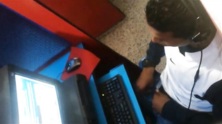 Str8 spy guy cum in his hand in cyber cafe