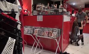 caroline au sexe shop