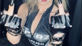 Cheeky airforce girl????