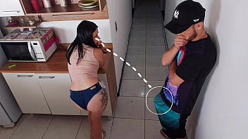 Trai meu marido transando com seu melhor amigo enquanto ele estava no banho, sexo arriscado.