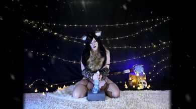 Big tits milf rides huge knot dildo in cosplay solo fun