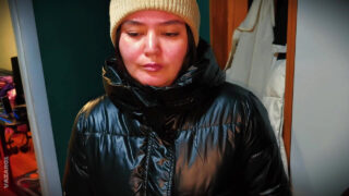 第一人称视角，欧洲业余美女接受猛烈肛交并被射精