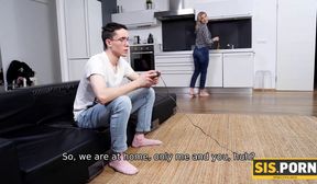 SISPORN. Being busy playing videogames leads stepbro to do it with girl