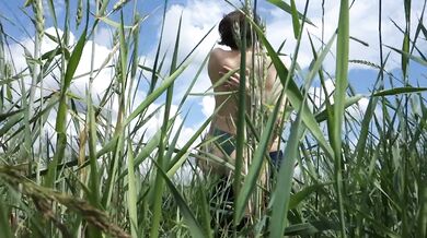 Godmorgen i marken med smuk sex