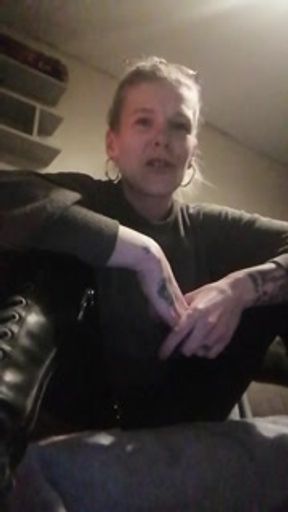 One for my Paypig and sissys/losers LITTLE ON  THE #GODDESSS MsRoxyRaeX