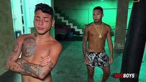 Fodendo o cu do amigo safado